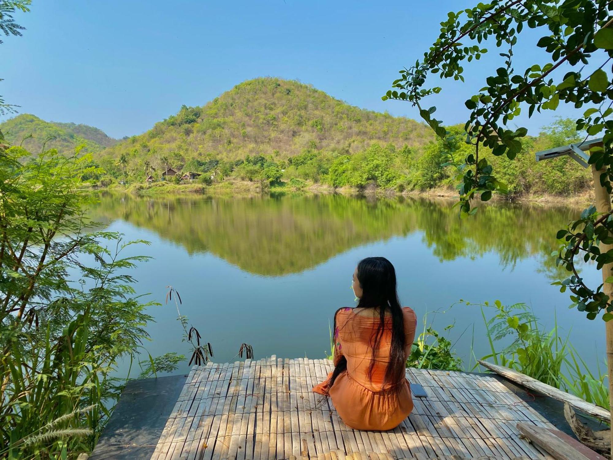 Royal Mountain Hut Hotel Ratchaburi Exterior photo