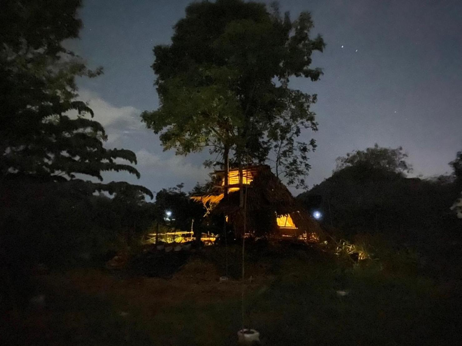 Royal Mountain Hut Hotel Ratchaburi Room photo