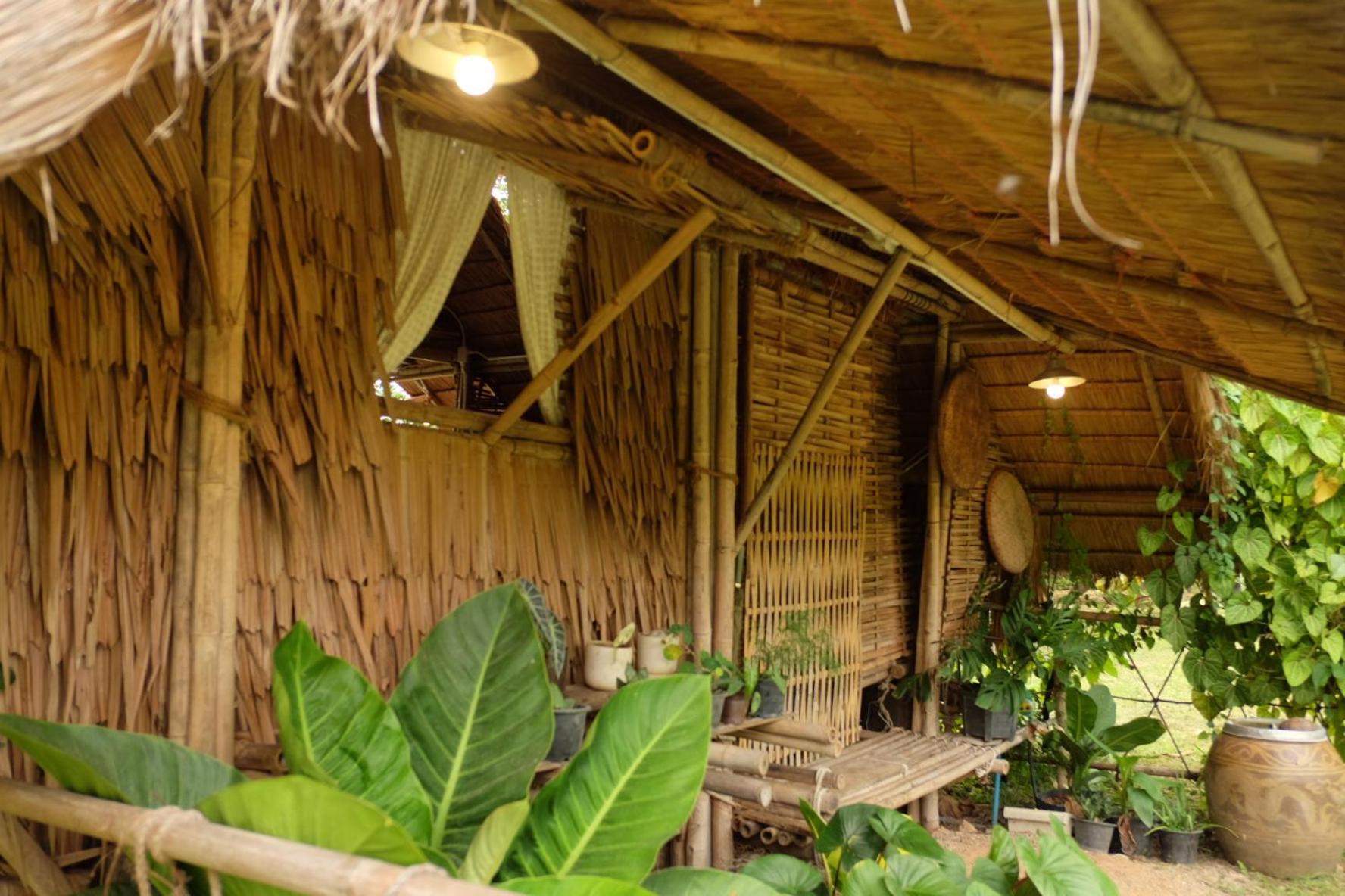 Royal Mountain Hut Hotel Ratchaburi Room photo