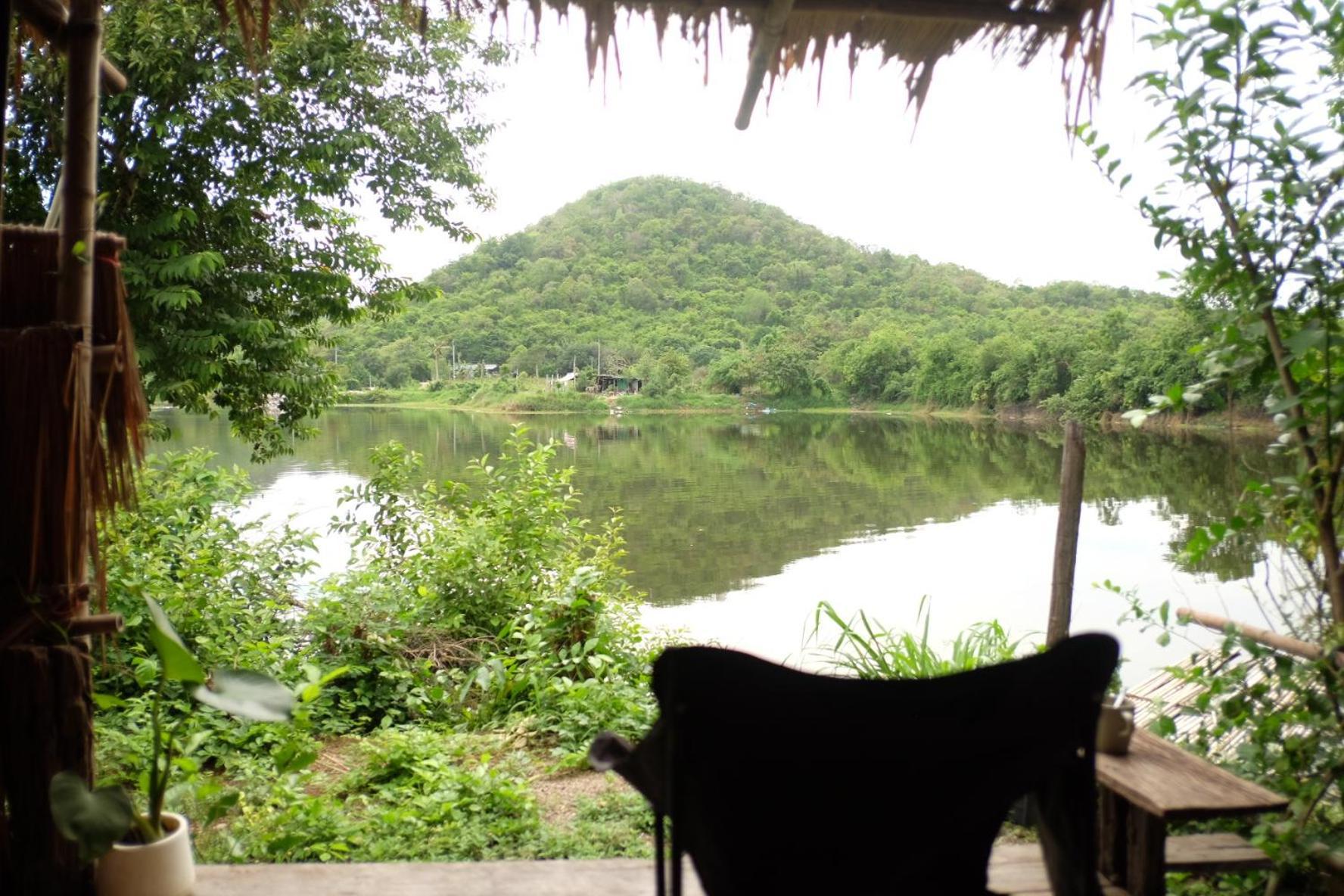 Royal Mountain Hut Hotel Ratchaburi Room photo
